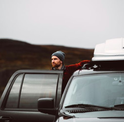 2024年10大汽車隔熱紙推薦：提升舒適、安全與隱私的10大熱門汽車隔熱紙及材質挑選指南一次看！