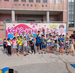 「妃妃姐姐親水萌樂園」 仁德場 人潮絡繹不絕