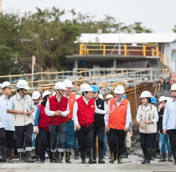 總統賴清德視察宜蘭五結防潮閘門改善工程 強調中央將增強水利建設保障民眾安全