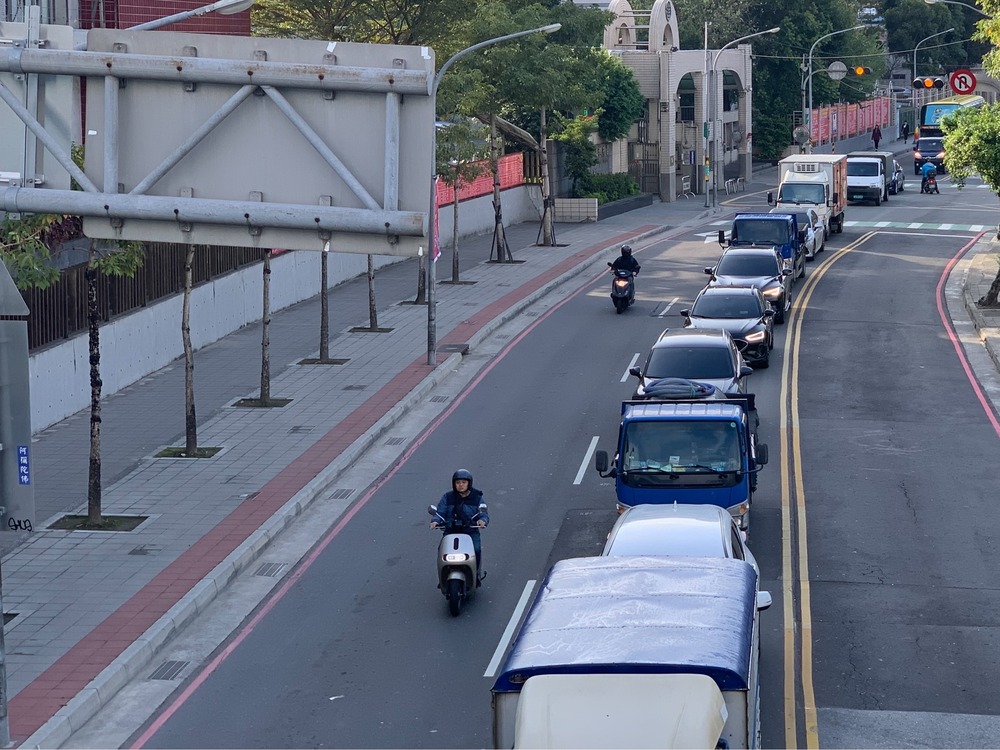 115年大學學測1月17日登場 新北市各考場周邊紅線將開放臨停接送 家長接送更便利