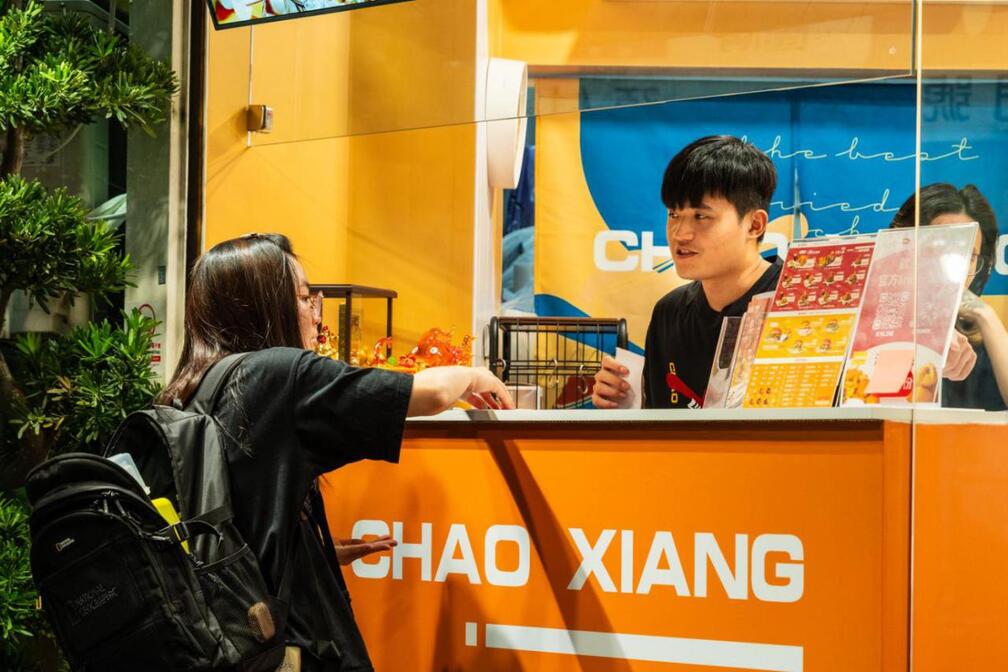 【新竹美食】隱身東區巷弄炸雞黑馬 推出創意漢堡掀起話題