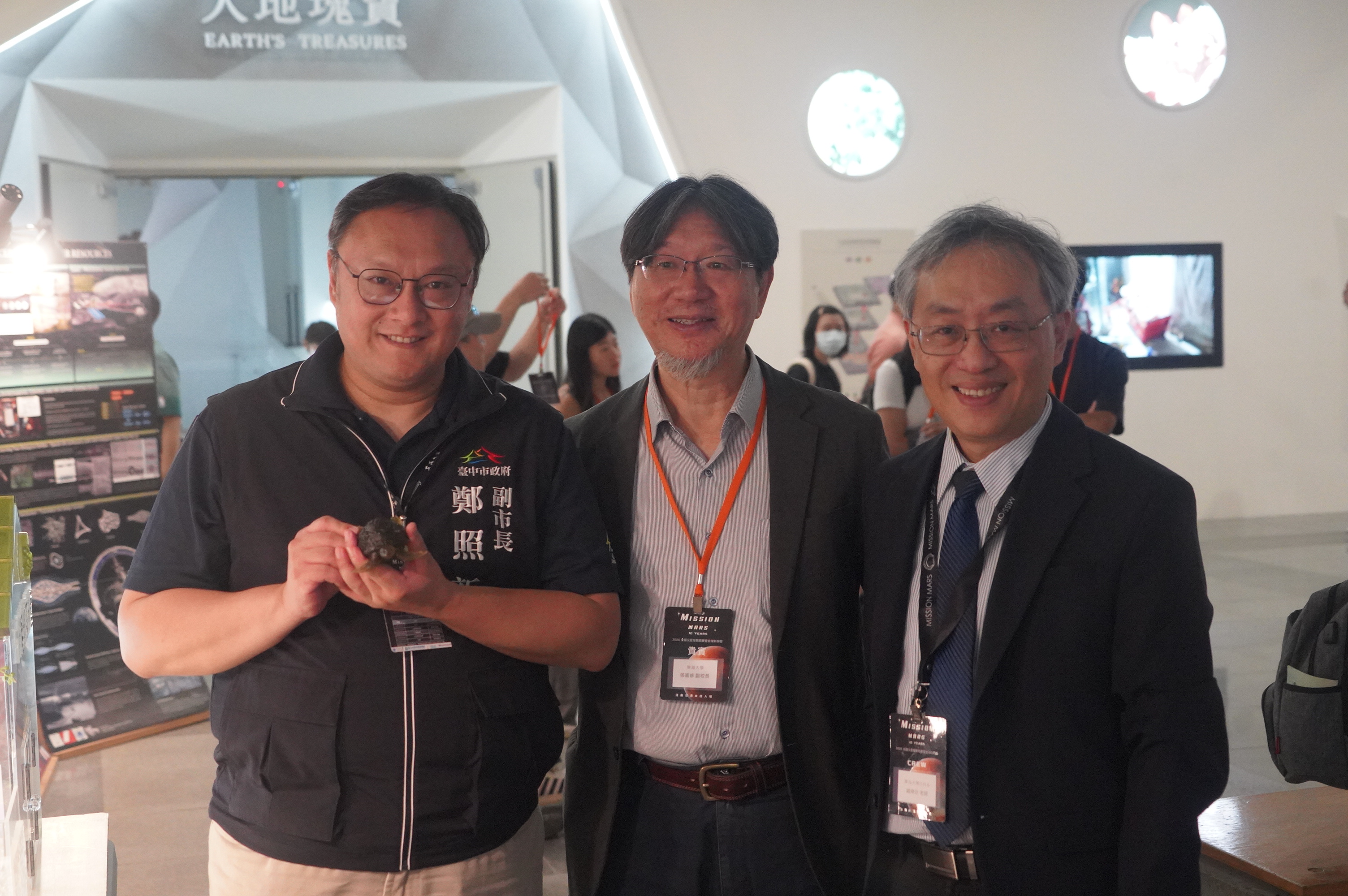 太空教育×產業鏈結加速落地 臺中打造新興太空城市 東海大學攜手科博館揭幕2025火星任務特展