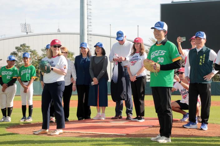 臺南市長黃偉哲歡迎美國少棒隊來訪　推動三級棒球國際交流友誼賽深化城市棒球實力