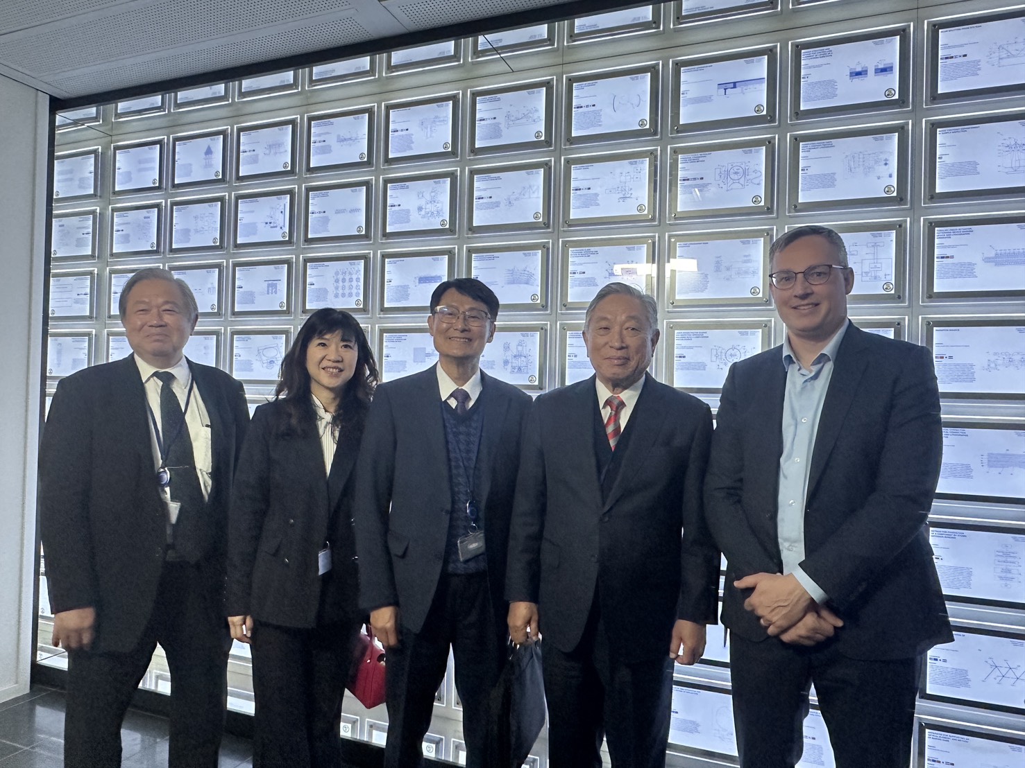 新北借鏡荷蘭「矽谷」與鹿特丹市場 啟動產業與庶民經濟雙引擎