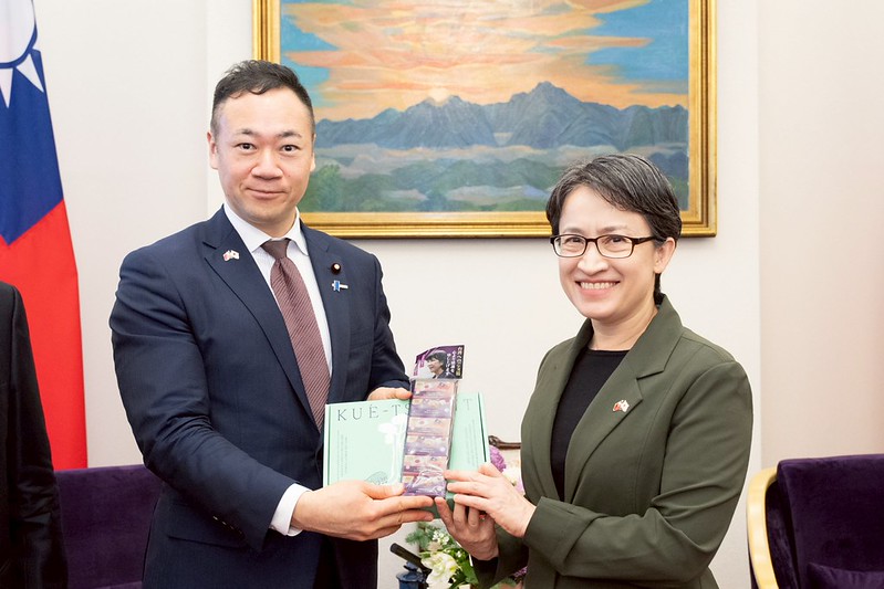 蕭美琴副總統會晤日本前法務大臣鈴木馨祐眾議員　盼透過臺日合作強化經貿投資與區域穩定繁榮