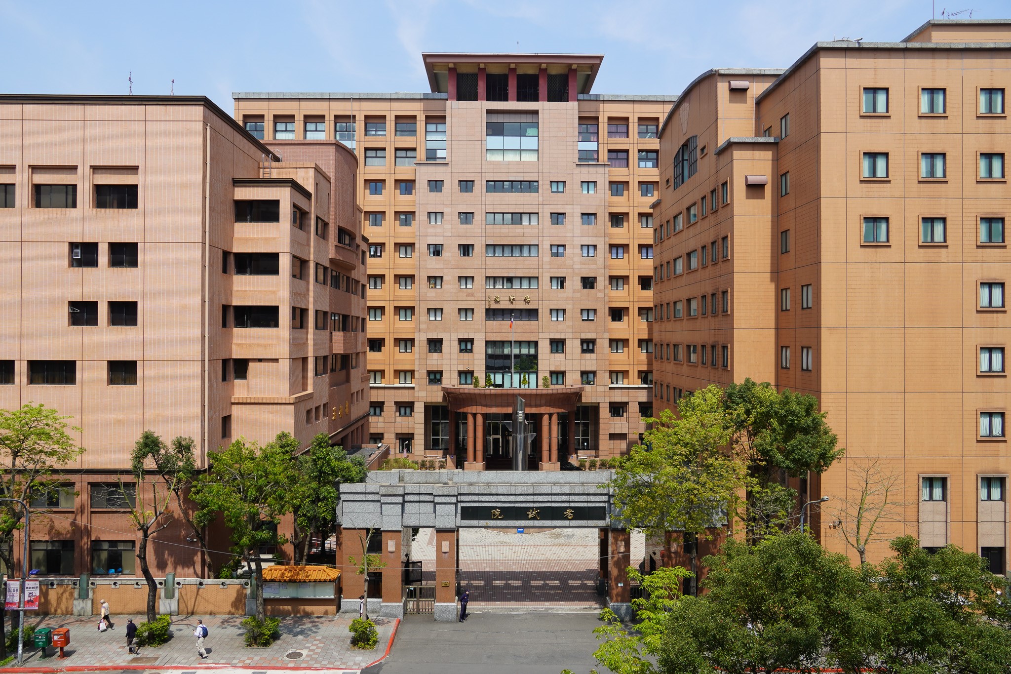 「鐵飯碗」吸引力下降！4項公職零應考 原因曝光令人唏噓