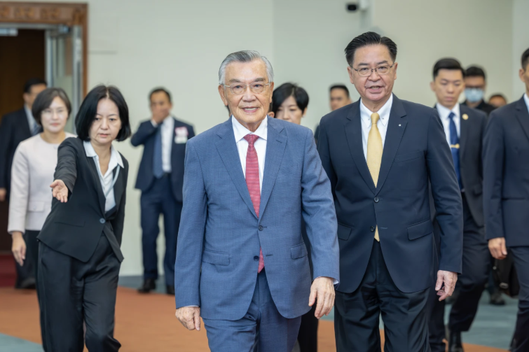 APEC釜山爆外交風波！南韓❌拒派官員接機林信義  臺韓外交面臨危機　外交團隊臨危化解凸顯臺灣靈活外交壓力測試