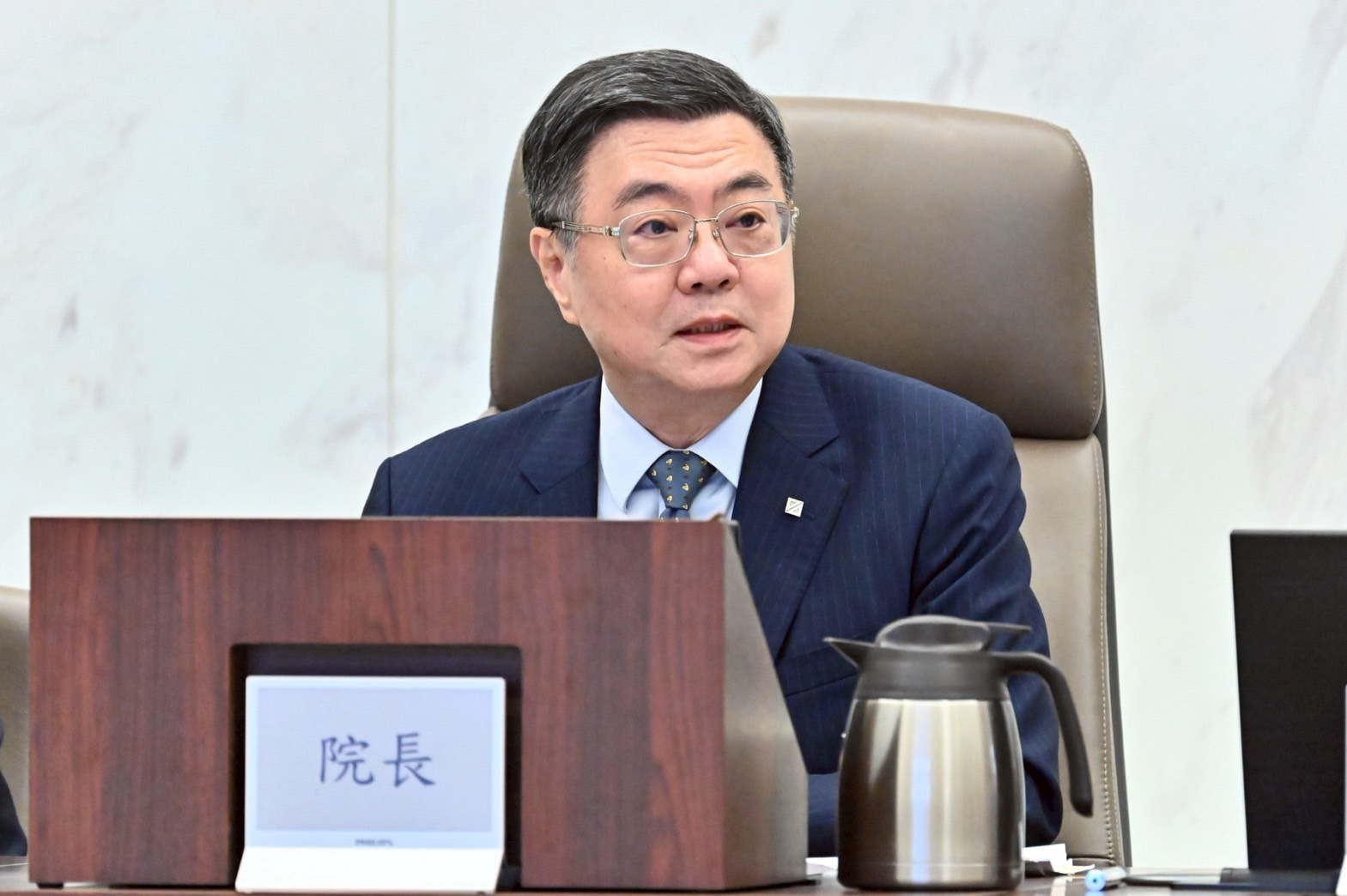 主持治安會報 行政院長卓榮泰：善用數位科技「事前預警、精準打擊」 強化農漁會信用部防詐功能 守護農漁民積蓄