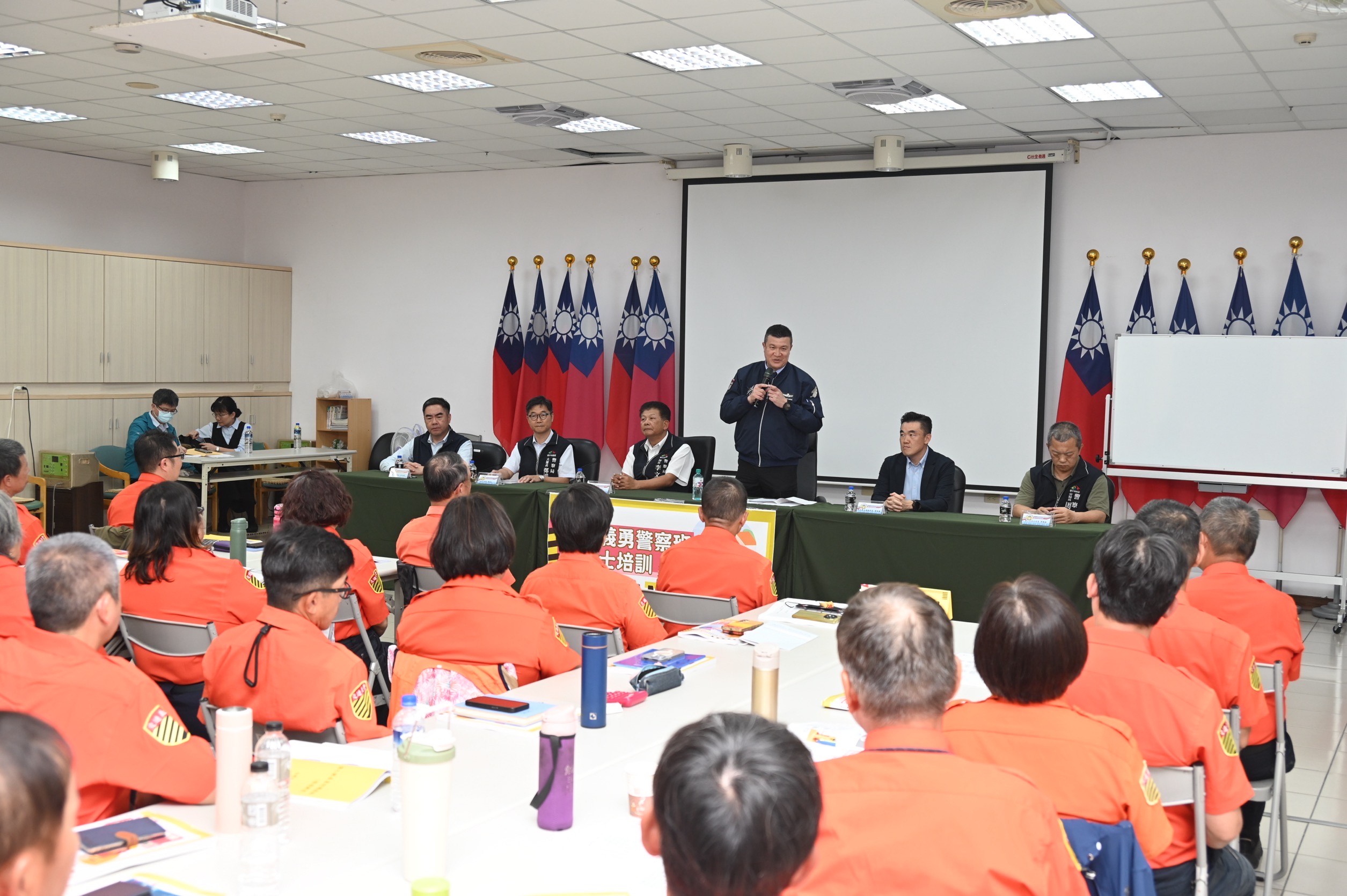 警政署全力推動義交計程車司機參加防災士培訓