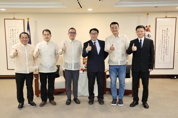 菲律賓阿克蘭省長米拉弗洛斯拜會臺南市長 黃偉哲盼拓展臺菲國際友誼版圖