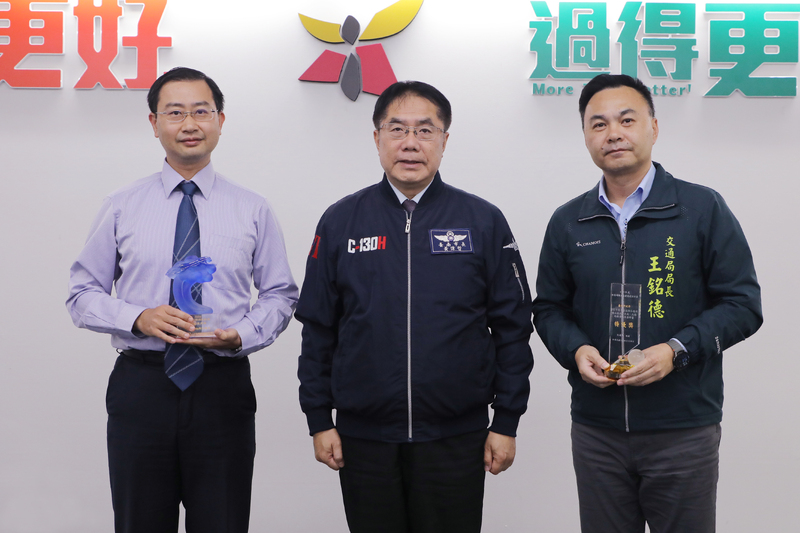 南市智慧交通治理 榮獲「優良應用獎」 與交通部智慧運輸系統發展建設計畫評鑑「特優」 雙獎