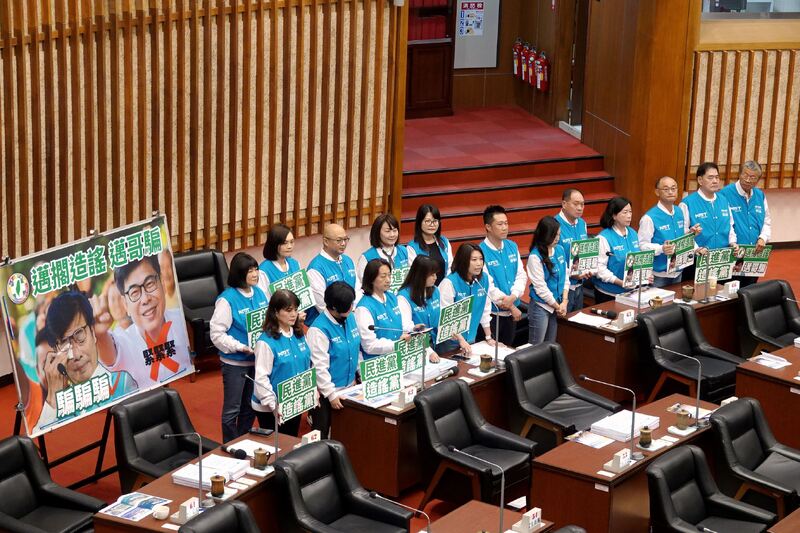 陳其邁高雄市議會施政報告  三黨質詢聚焦數據真實性與產業發展