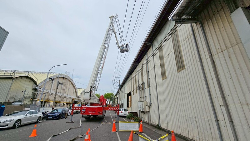 嘉市消防局政風處聯合辦理綠能太陽光電災害演練及危安宣導  強化市民防災意識