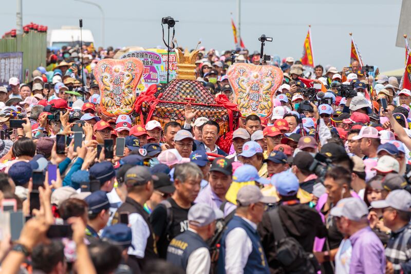 大甲媽遶境新港38週年 翁章梁率各界隆重迎駕