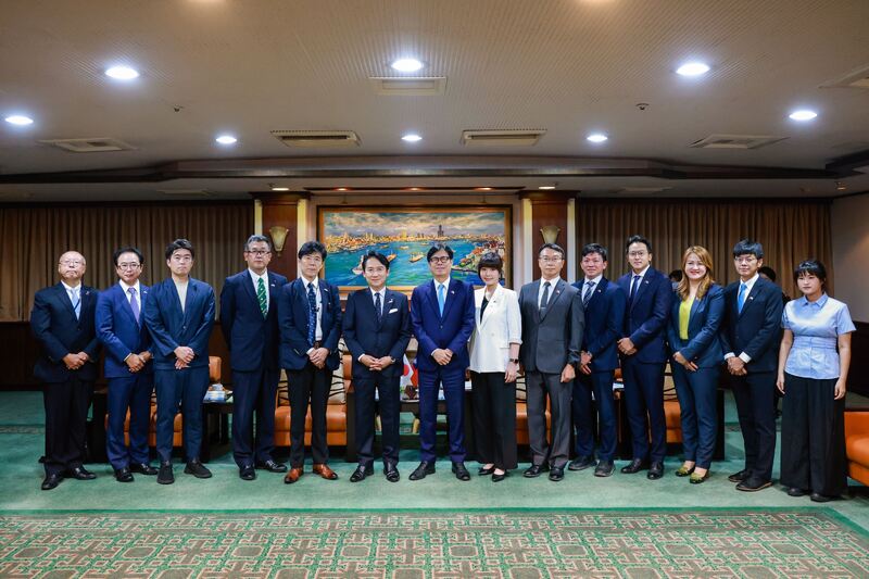 日本北九州市長武內和久首訪高雄 與陳其邁簽署城市合作協定