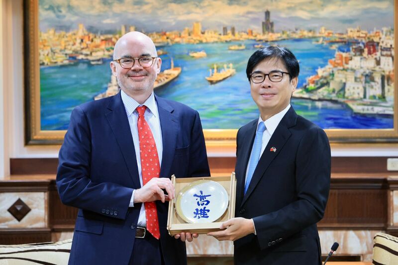 高雄市長陳其邁出席美國國慶酒會 與美國在台協會谷立言處長會晤 盼深化台美合作