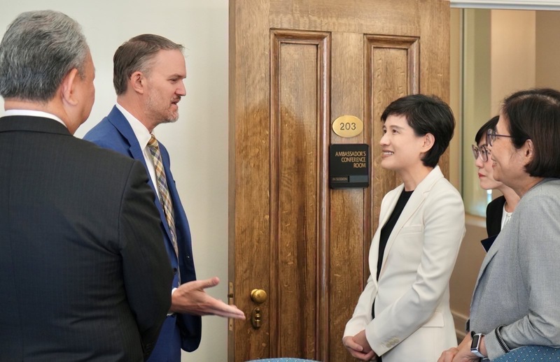 政院公布臺美關稅談判雙方會面照片   強烈譴責造謠行徑