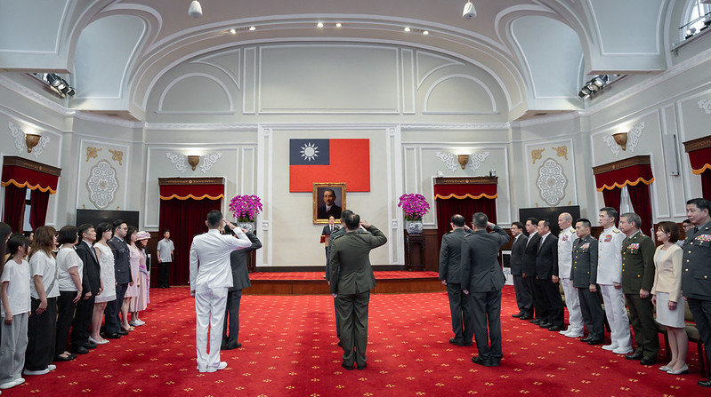 賴清德總統主持將官晉任授階典禮　盼持續精進國軍實戰訓練建構可恃的國防戰力　守護國家與人民
