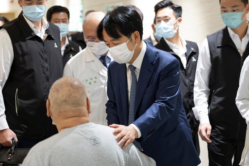 總統賴清德訪視臺大醫院癌醫中心 2030年癌症死亡率目標再創新高！