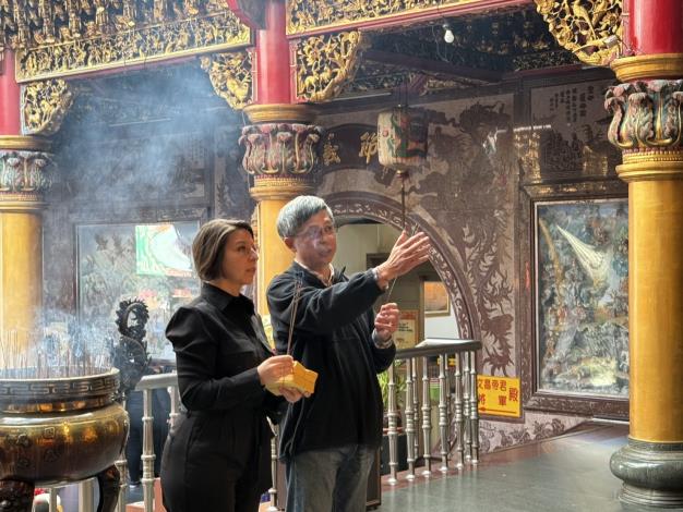 美國艾美獎旅遊節目Bare Feet來臺南！黃偉哲市長親自接待，帶領團隊走訪歷史文化景點