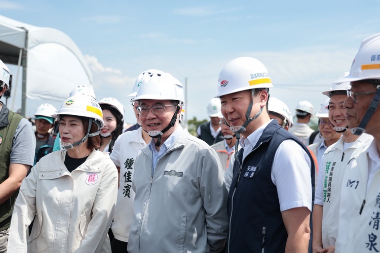 行政院長卓榮泰視察高鐵屏東站特定區工程進度　打造雙鐵新核心加速地方觀光與發展