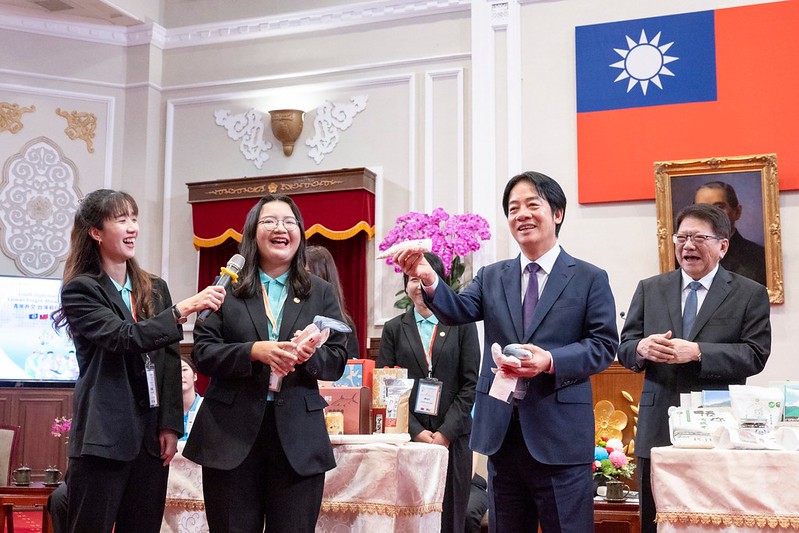 賴清德總統接見國際與農業青年大使 計劃推動百億圓夢基金 提升臺灣國際競爭力