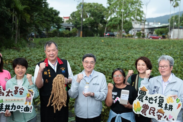 視察花蓮光復鄉農場復育情形　行政院長卓榮泰承諾提供農民最大資助加速復耕重建