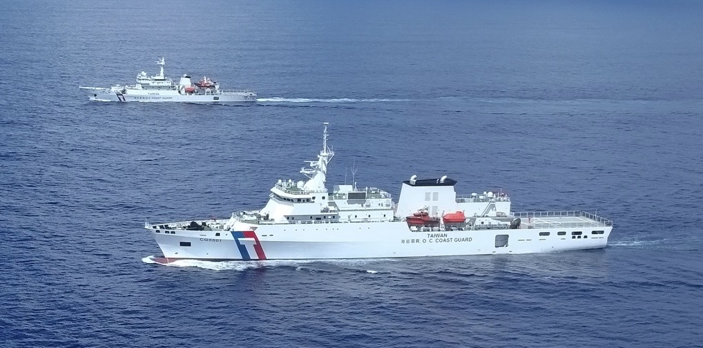 海巡雙艦航抵帛琉　嘉義艦、澎湖艦攜手執行聯合巡航與海巡外交任務