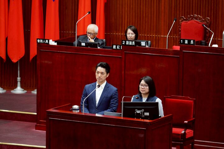 蔣萬安市長總質詢拍板無車日公車免費　推動敬老卡與營養政策再升級同步上路