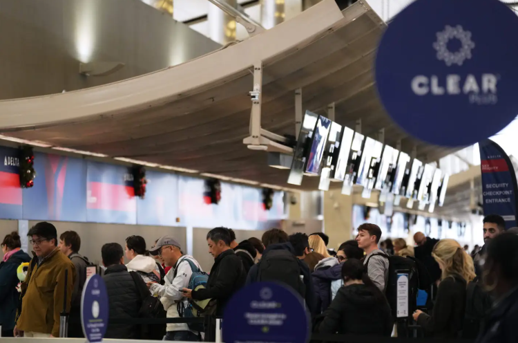 赴美免簽不再輕鬆！美國擬強制審查旅客五年臉書、IG帳號　還要提交十年email與親屬資訊　引爆全球隱私風暴