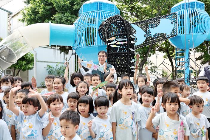 臺南一區一特色公園再添新亮點！市長黃偉哲視察華德公園確保親子安心玩