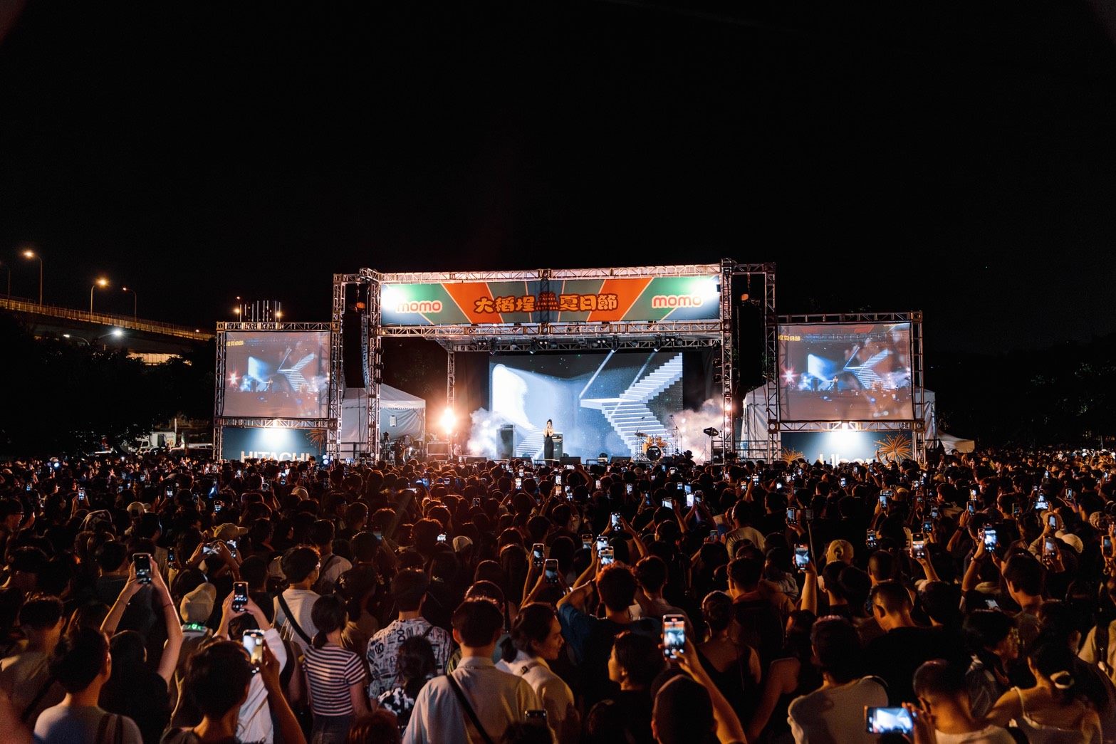 2025大稻埕夏日節壓軸震撼上演 480秒煙火秀引爆浪漫氛圍 近15萬遊客擠爆臺北河岸