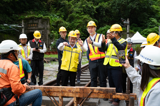 交通部長陳世凱親自督導！花蓮西小清水溪橋12月21日提前恢復雙向通車