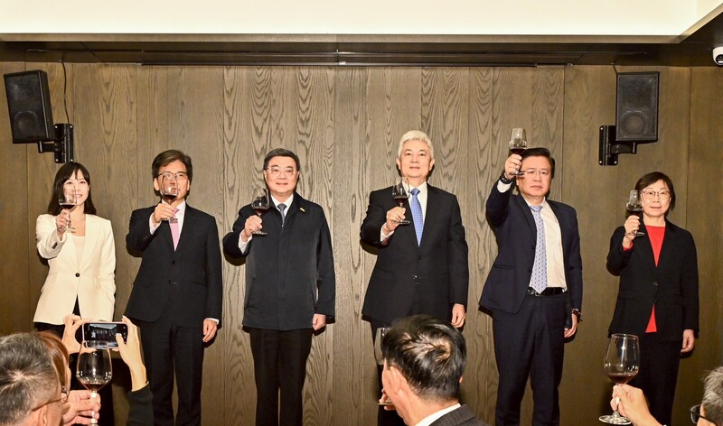 出席壽險公會新春聯誼餐敘　行政院長卓榮泰呼籲持續引導保險業資金投入公共建設建設國家並照顧人民福祉