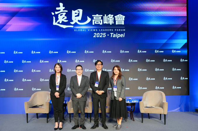 高雄市長陳其邁出席2025遠見高峰會座談 強調亞洲資產管理中心設立水到渠成