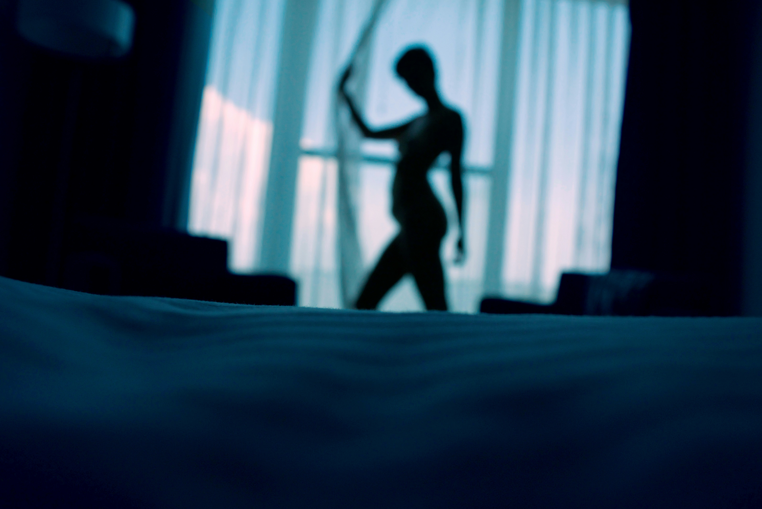 尪帶小三旅行強推三人行！人妻當場崩潰錄影提告、法院判雙賠