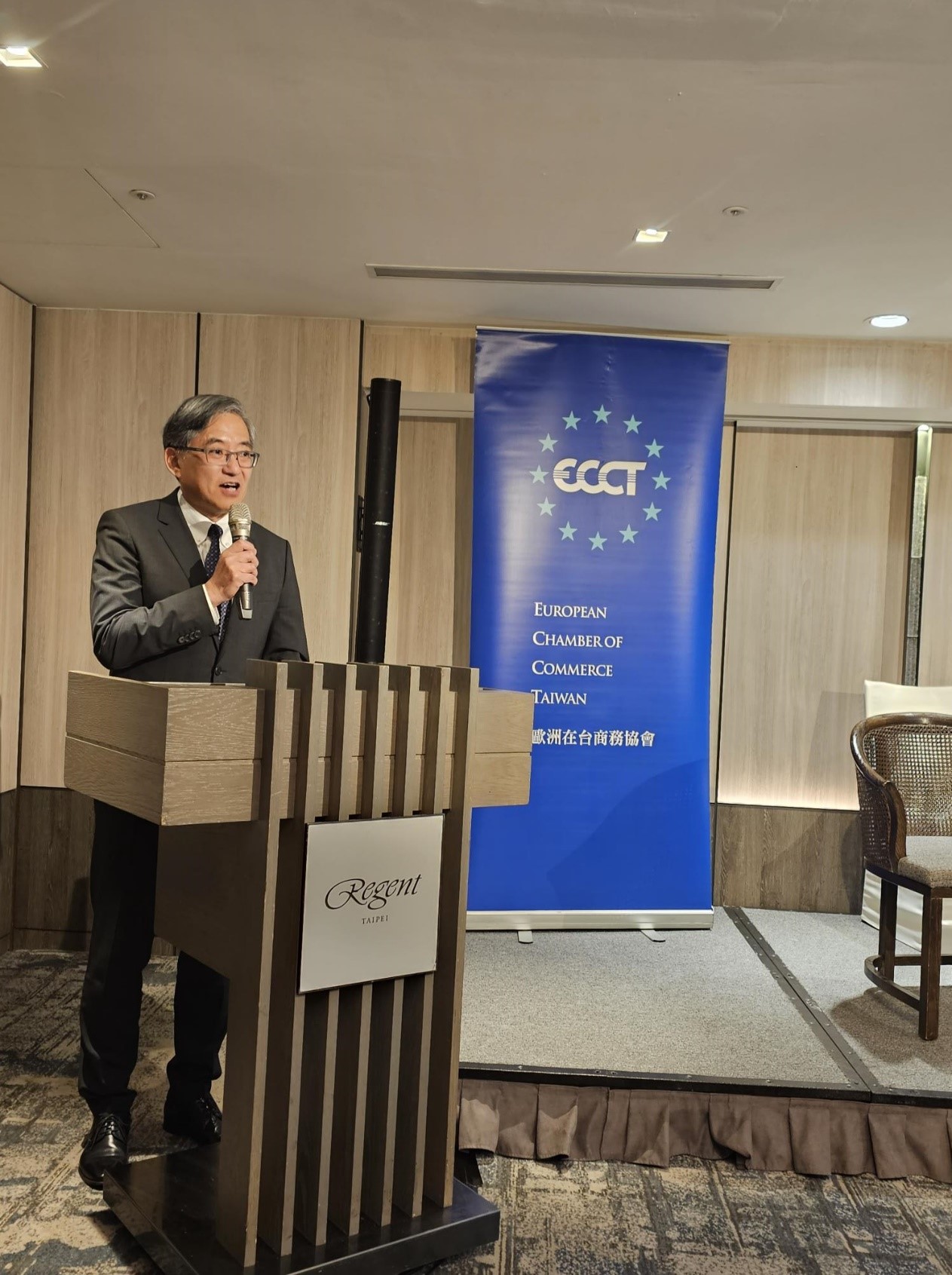 法務部調查局局長陳白立受邀赴歐洲商會演講