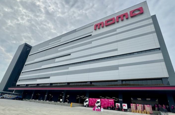 電商巨頭陷危機？momo營收首度衰退三成、PChome連9季虧損　3大隱憂曝光