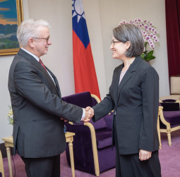 副總統蕭美琴接見歐洲議會訪團 讚揚促進臺歐盟夥伴關係的努力