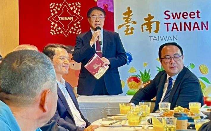 臺南市長黃偉哲新加坡力推臺南鳳梨 成功進軍大型連鎖超市