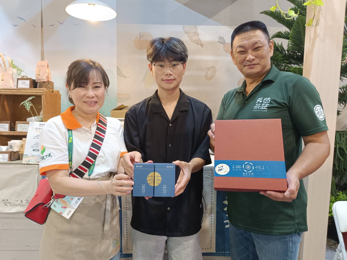 中秋送禮首選！新北青農包種茶鳳梨酥「凝翠金磚」熱賣日本丸井百貨限量禮盒