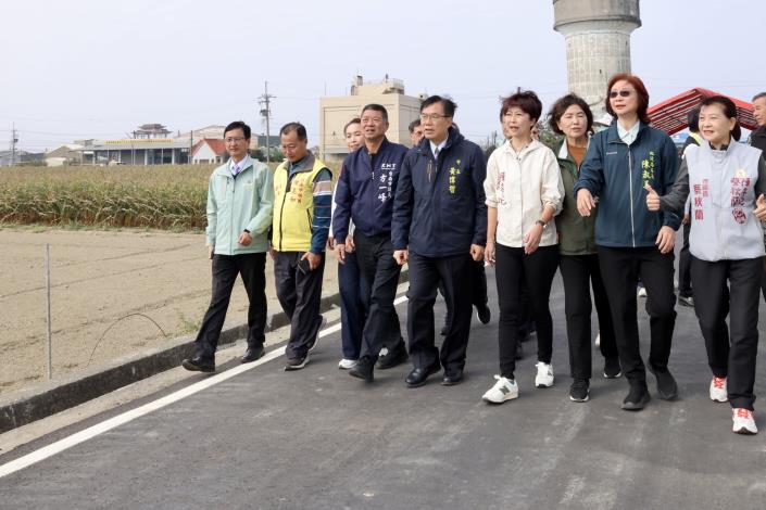 臺南農水路7年改善長度達4.7條高速公路　臺南市長黃偉哲邀中央視察籲持續支持基層建設
