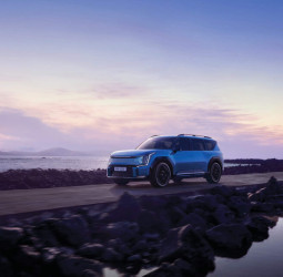 年末購車熱潮來襲！車商推優惠搶業績，專家建議看長遠需求