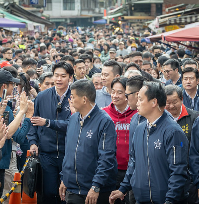 賴清德總統走春走訪桃竹苗廟宇發放福袋　強調以經濟實力厚植國防安全、強化社福照顧