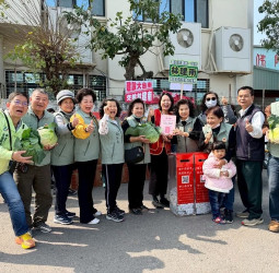 林建南攜手民間團體舉辦三場公益活動，捐發票送高麗菜助農民過好年