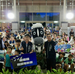 《蠟筆小新》打頭陣！「台中電影Fun-In季」開跑　新聞局長欒治誼：超強片單、豐富好禮陪伴親子Fun暑假