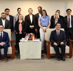 臺南市長黃偉哲接待美國各州政界青年領袖訪問　分享城市治理與科技轉型實務經驗