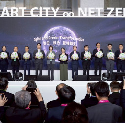 2026智慧城市展揭幕，蕭美琴副總統指出以人為本是數位轉型與淨零轉型提升公共服務品質的核心